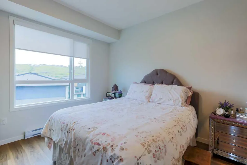 42 Cranbrook Gardens SE Calgary AB T3M 3N9