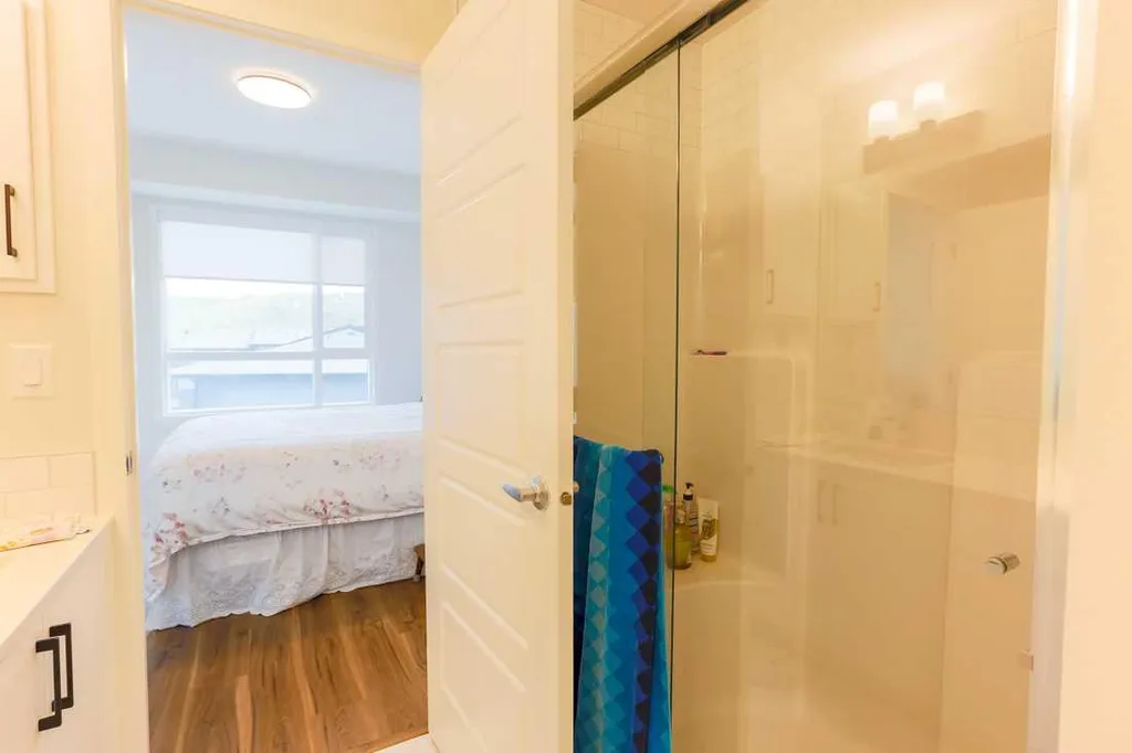 42 Cranbrook Gardens SE Calgary AB T3M 3N9