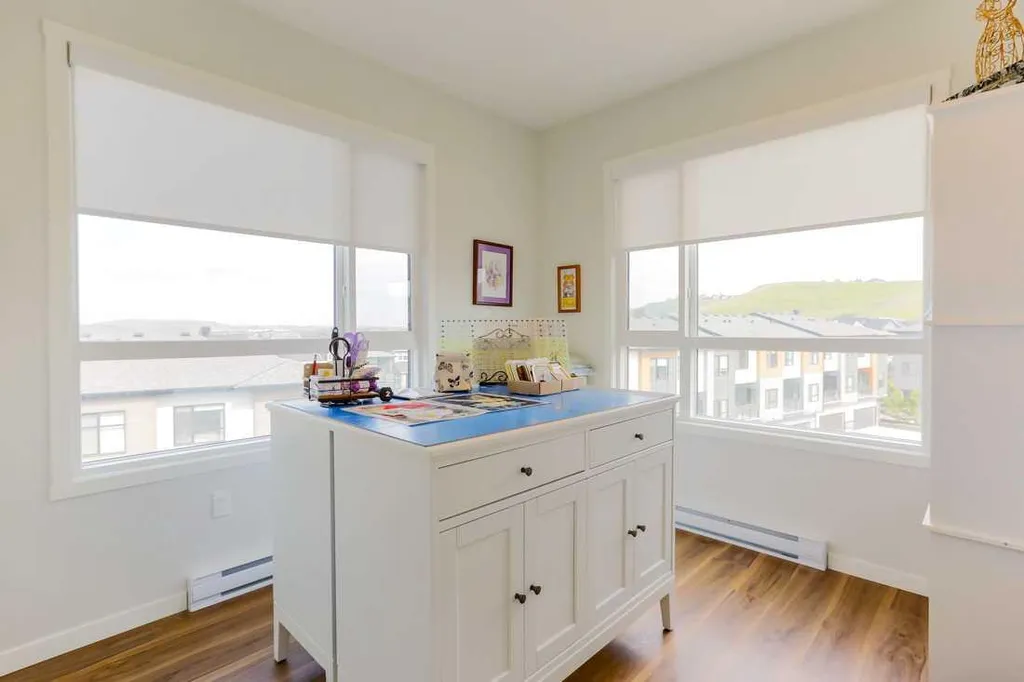 42 Cranbrook Gardens SE Calgary AB T3M 3N9