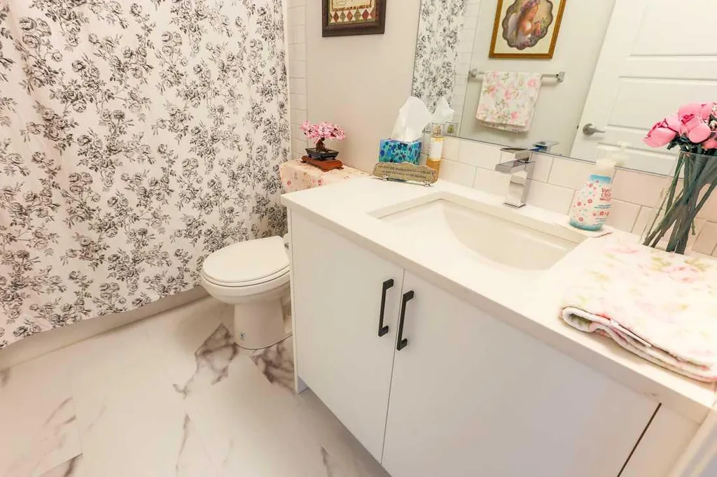 42 Cranbrook Gardens SE Calgary AB T3M 3N9