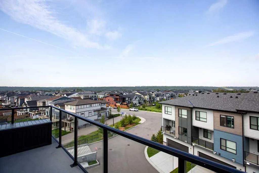 42 Cranbrook Gardens SE Calgary AB T3M 3N9