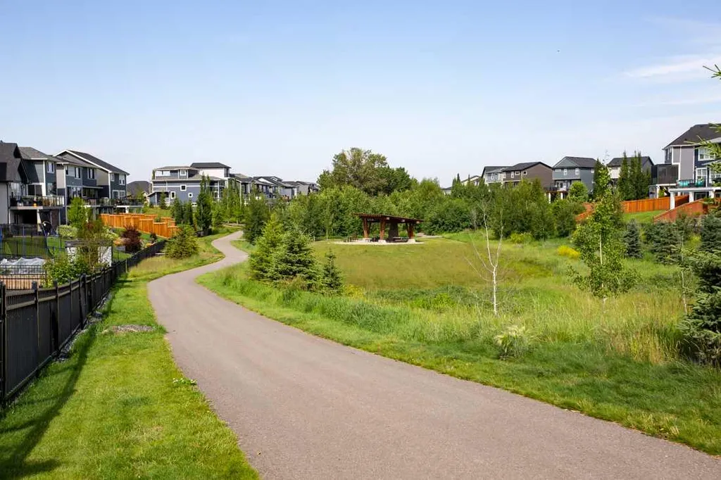 42 Cranbrook Gardens SE Calgary AB T3M 3N9