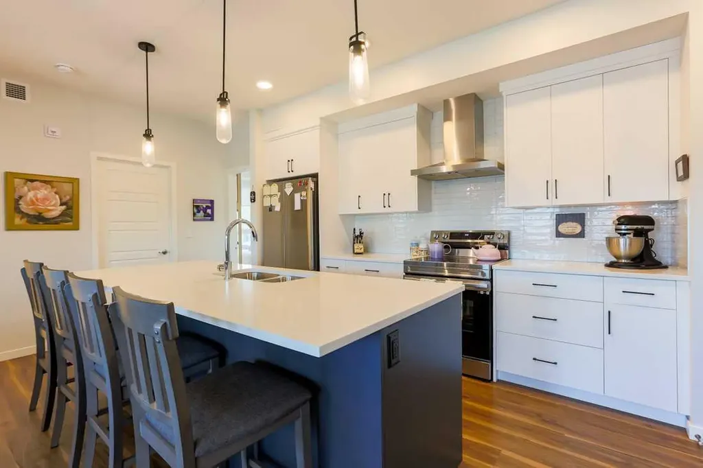 42 Cranbrook Gardens SE Calgary AB T3M 3N9