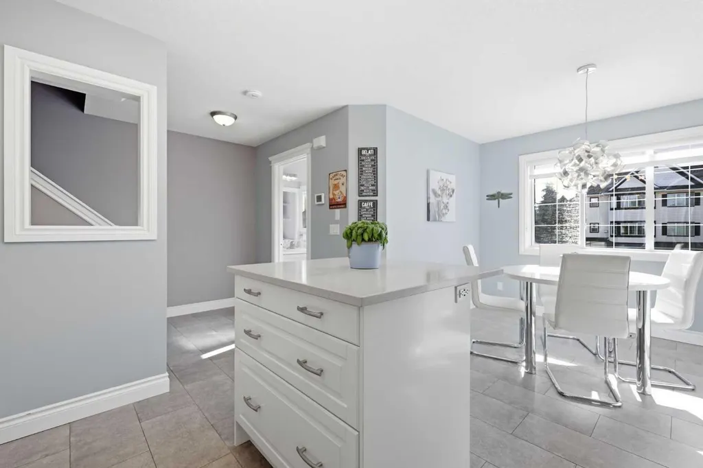 4 Cougar Ridge Mews SW Calgary AB T3H 5P4