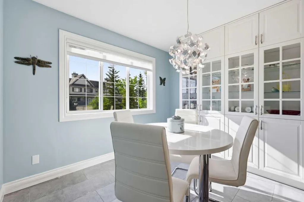 4 Cougar Ridge Mews SW Calgary AB T3H 5P4