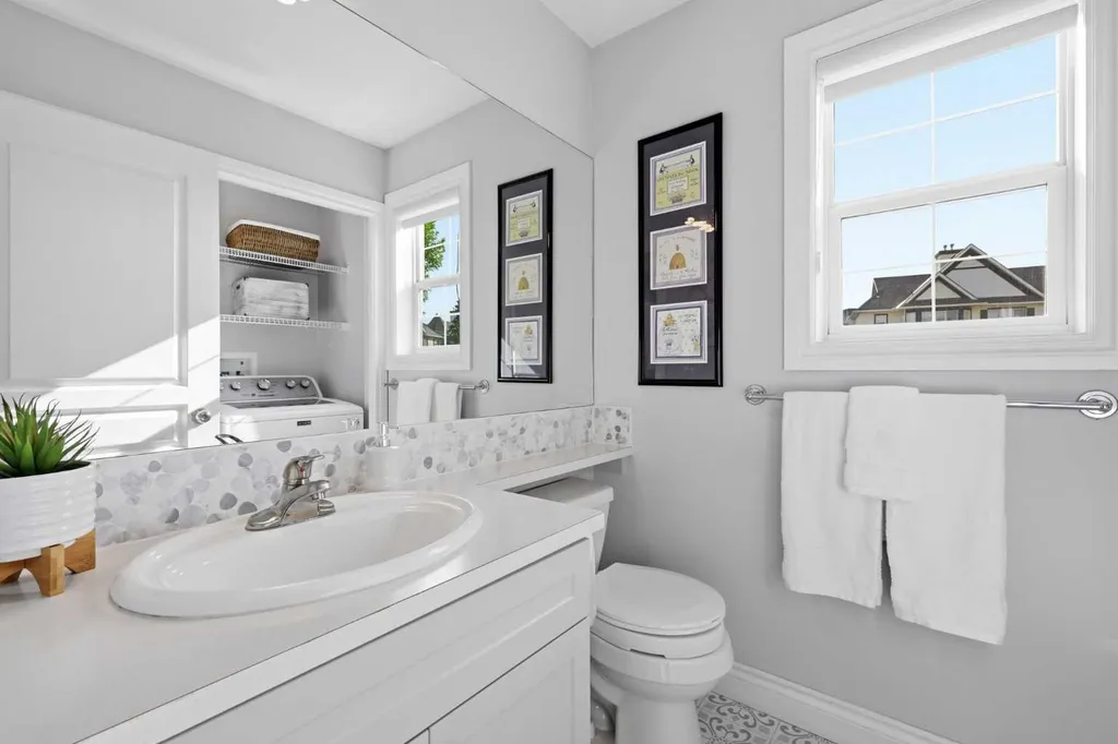 4 Cougar Ridge Mews SW Calgary AB T3H 5P4