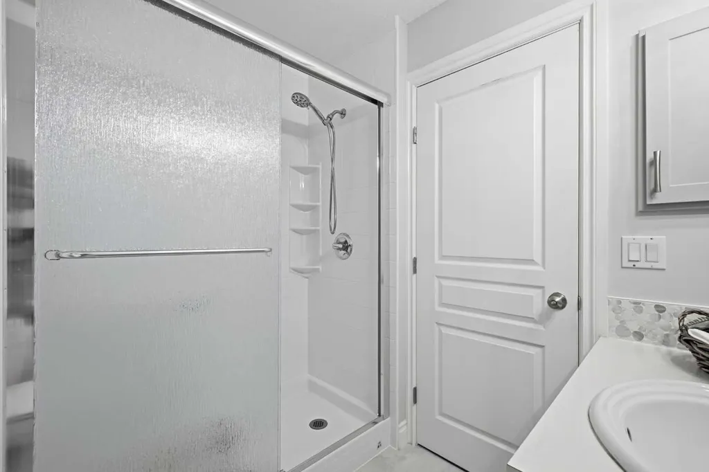 4 Cougar Ridge Mews SW Calgary AB T3H 5P4