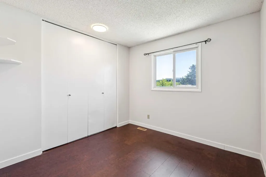 31 Sunvale Court SE Calgary AB T2X 5S7