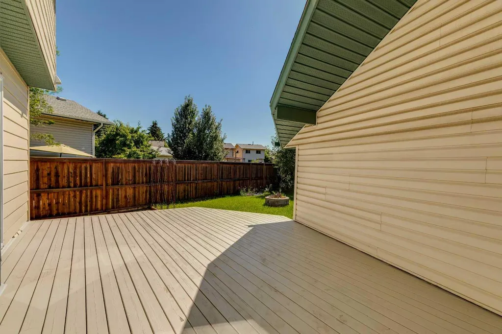 31 Sunvale Court SE Calgary AB T2X 5S7