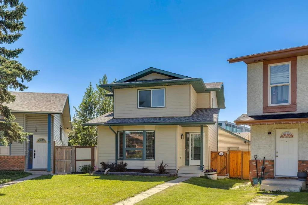 31 Sunvale Court SE Calgary AB T2X 5S7