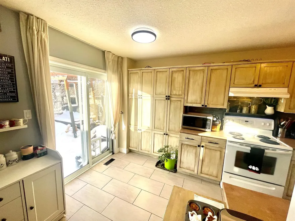 1124 24 Street Wainwright AB T9W 1W4