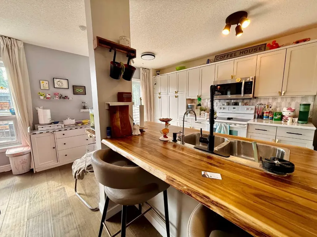 1124 24 Street Wainwright AB T9W 1W4