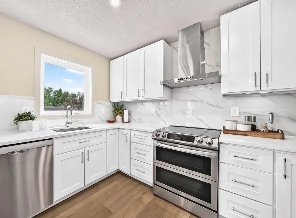 21 Shawbrooke Bay SW Calgary AB T2Y 3A1