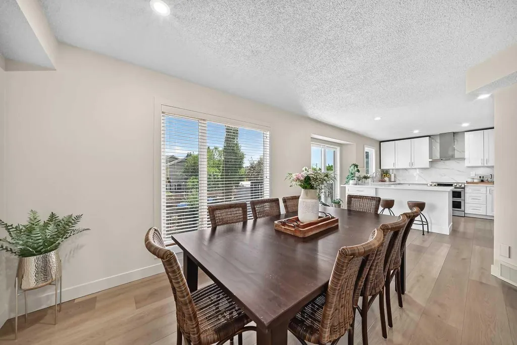 21 Shawbrooke Bay SW Calgary AB T2Y 3A1