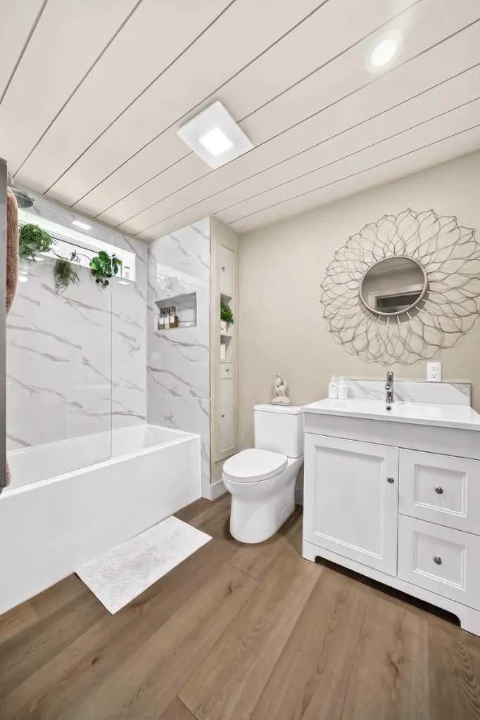 21 Shawbrooke Bay SW Calgary AB T2Y 3A1