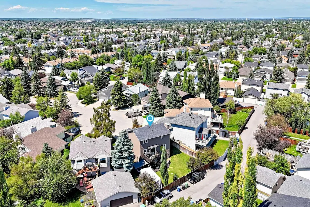 21 Shawbrooke Bay SW Calgary AB T2Y 3A1