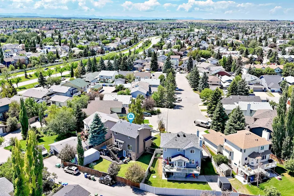21 Shawbrooke Bay SW Calgary AB T2Y 3A1