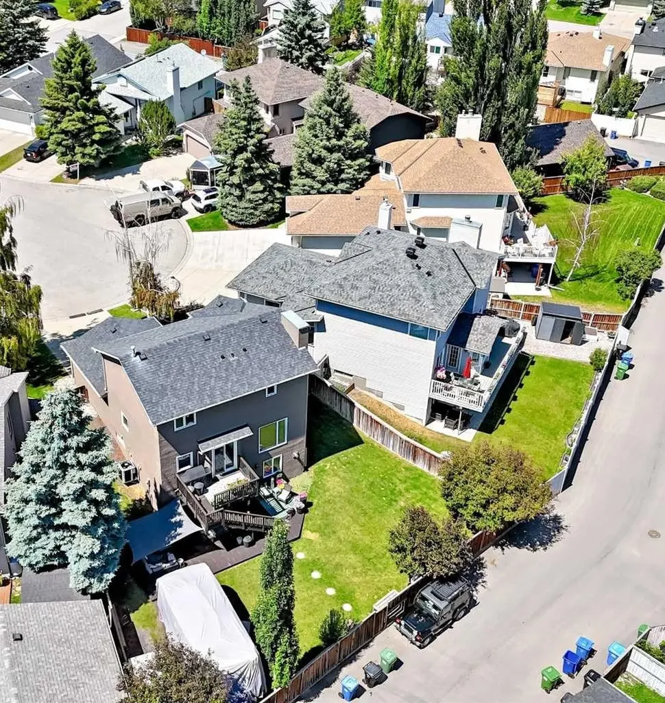 21 Shawbrooke Bay SW Calgary AB T2Y 3A1