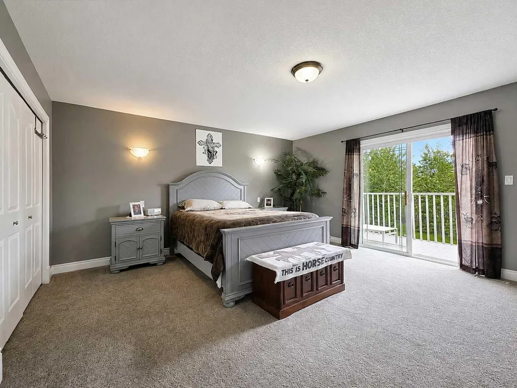 10821 & 10817 Grande Avenue Grande Cache AB T0e0y0