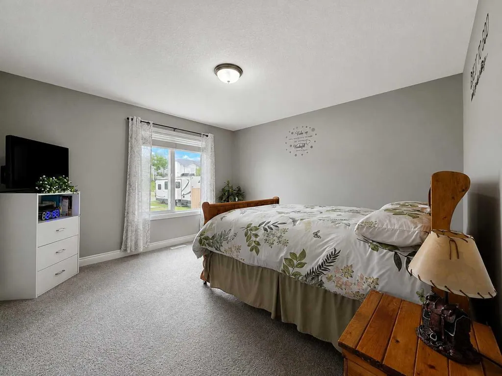 10821 & 10817 Grande Avenue Grande Cache AB T0e0y0