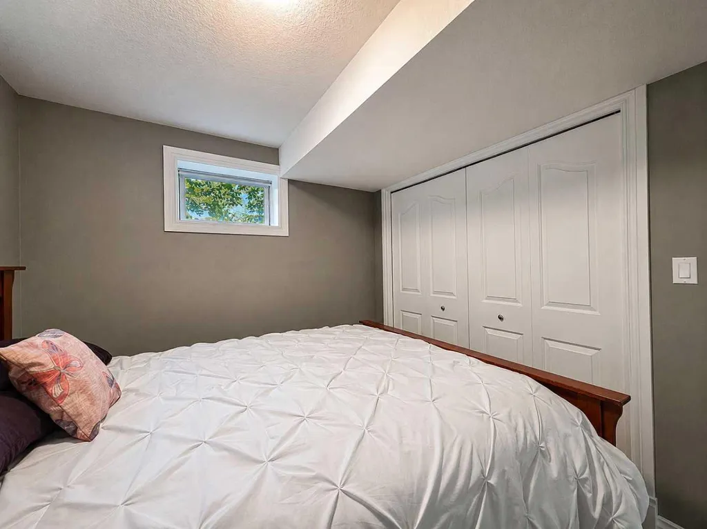10821 & 10817 Grande Avenue Grande Cache AB T0e0y0