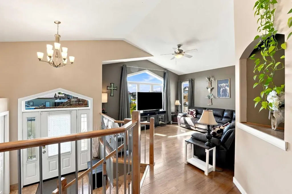 84 Mackenzie Crescent Lacombe AB T4L 0B3