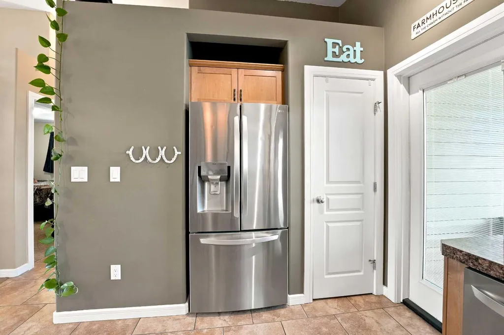 84 Mackenzie Crescent Lacombe AB T4L 0B3