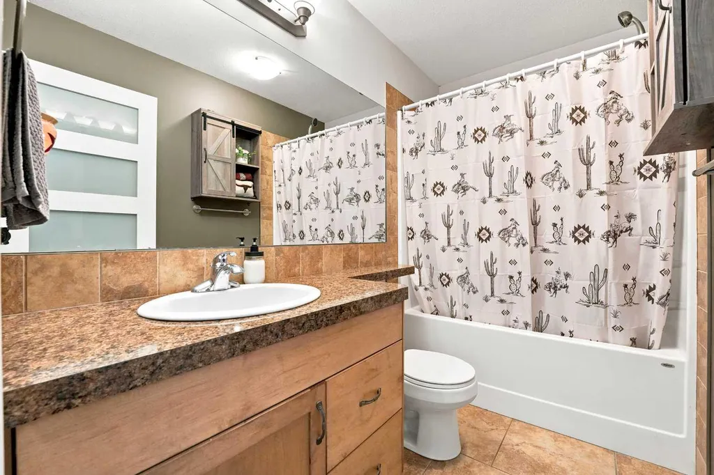 84 Mackenzie Crescent Lacombe AB T4L 0B3