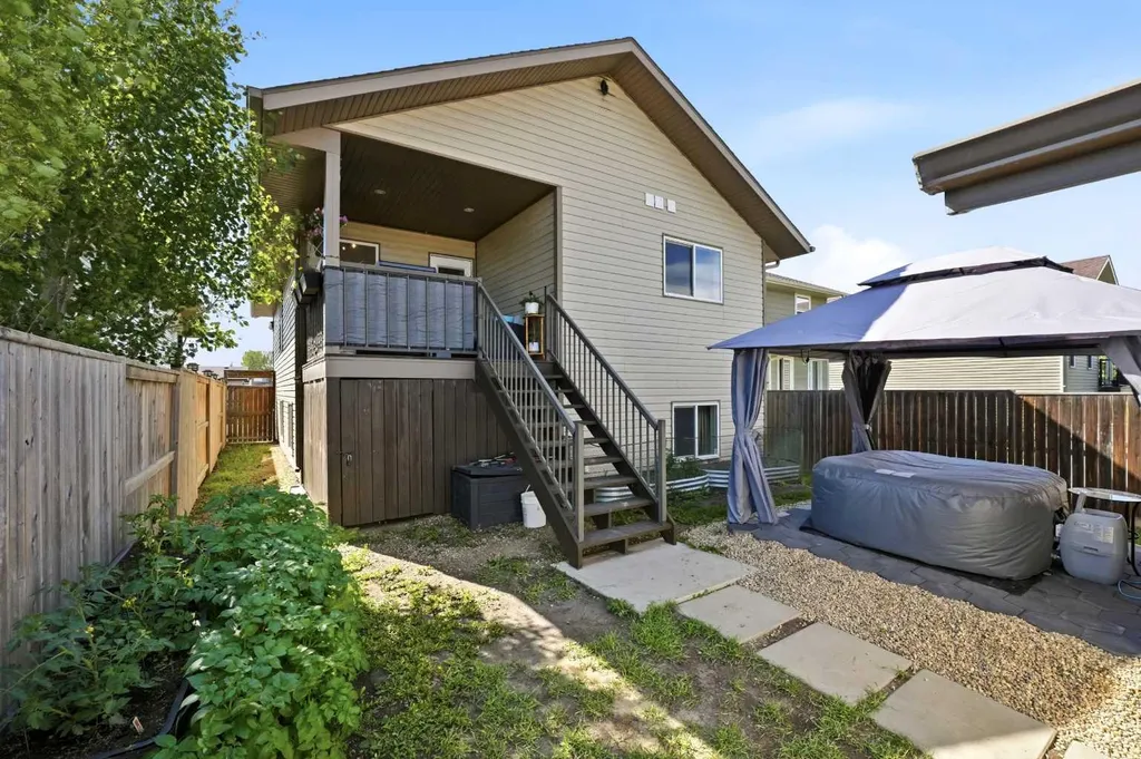 84 Mackenzie Crescent Lacombe AB T4L 0B3