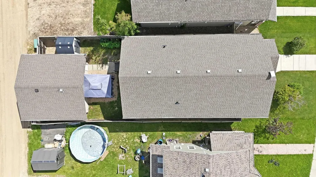 84 Mackenzie Crescent Lacombe AB T4L 0B3