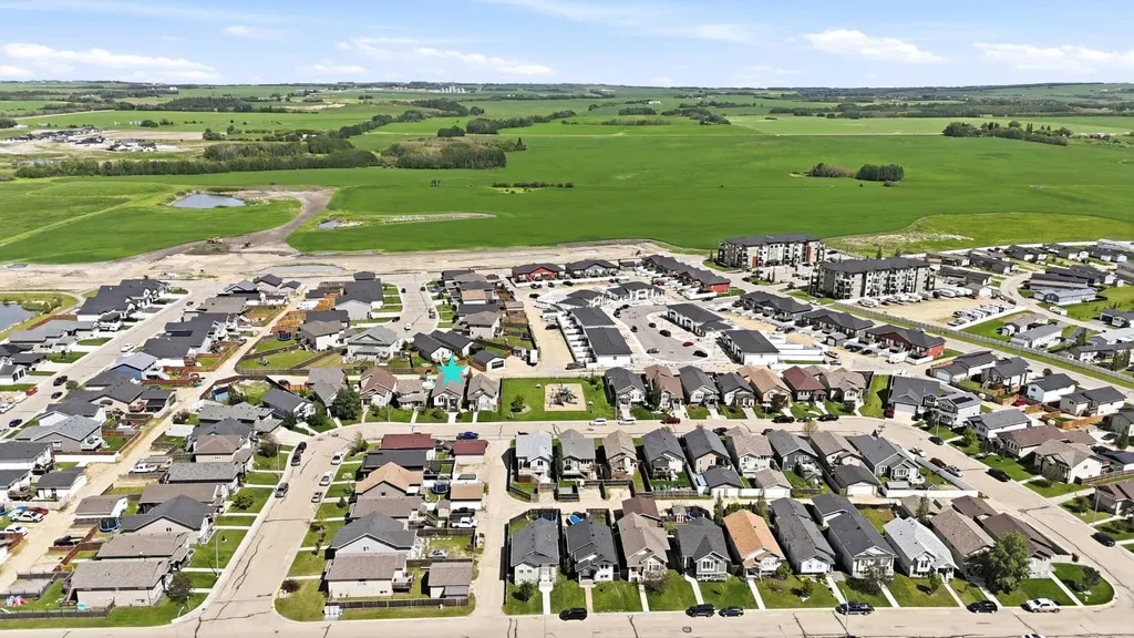 84 Mackenzie Crescent Lacombe AB T4L 0B3