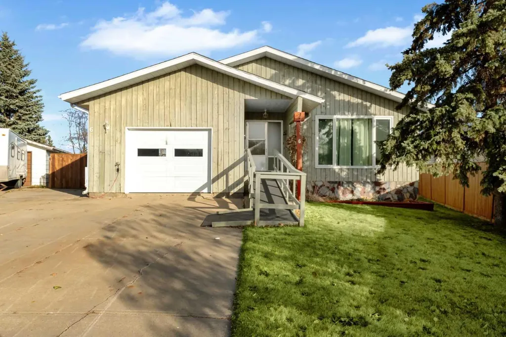 6 Woodland Close Sylvan Lake AB T4S 1L9