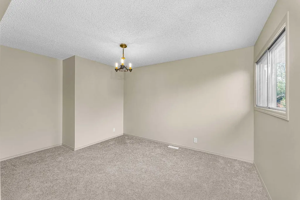 6 Woodland Close Sylvan Lake AB T4S 1L9
