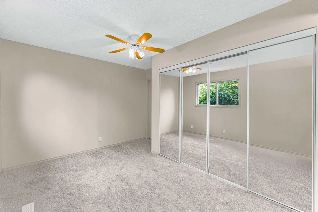 6 Woodland Close Sylvan Lake AB T4S 1L9