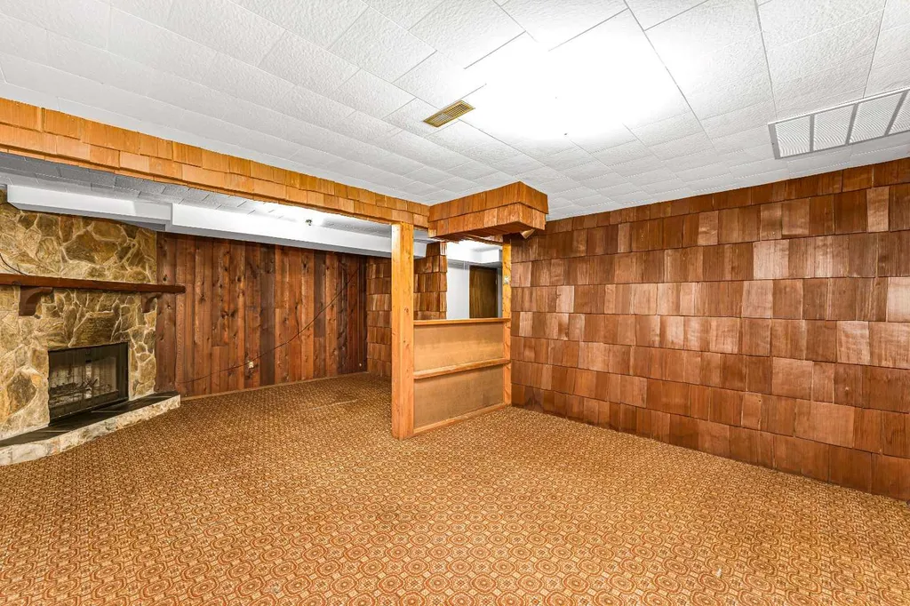 6 Woodland Close Sylvan Lake AB T4S 1L9