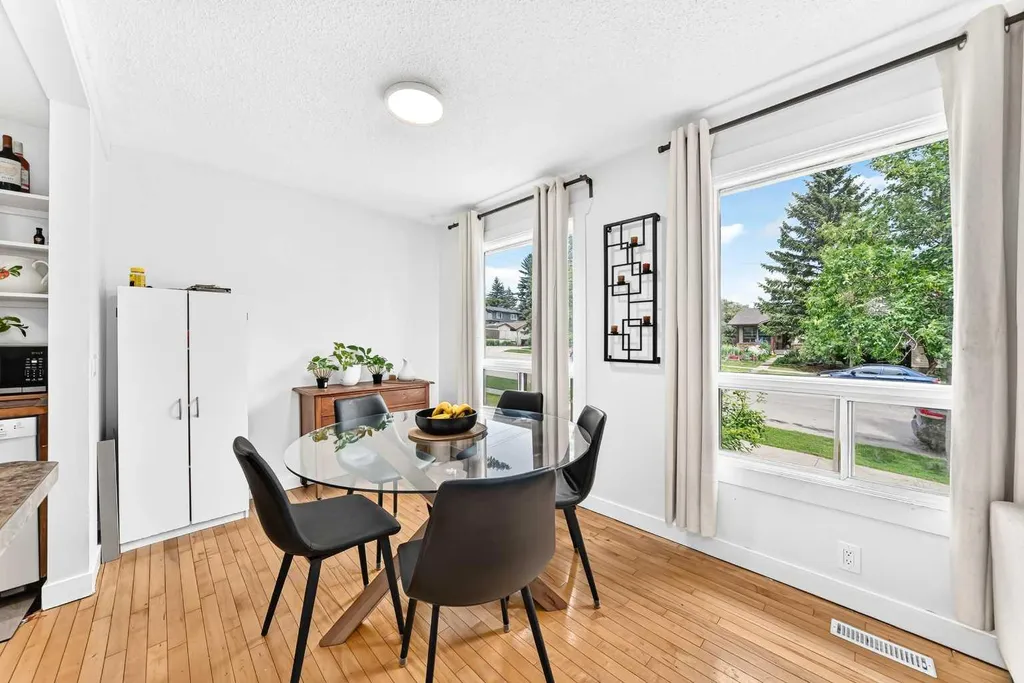 11 Bedford Drive NE Calgary AB T3K 1L2