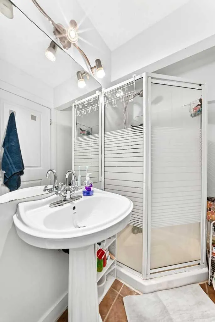 11 Bedford Drive NE Calgary AB T3K 1L2