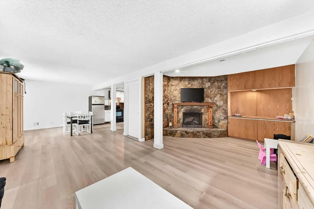 11 Bedford Drive NE Calgary AB T3K 1L2