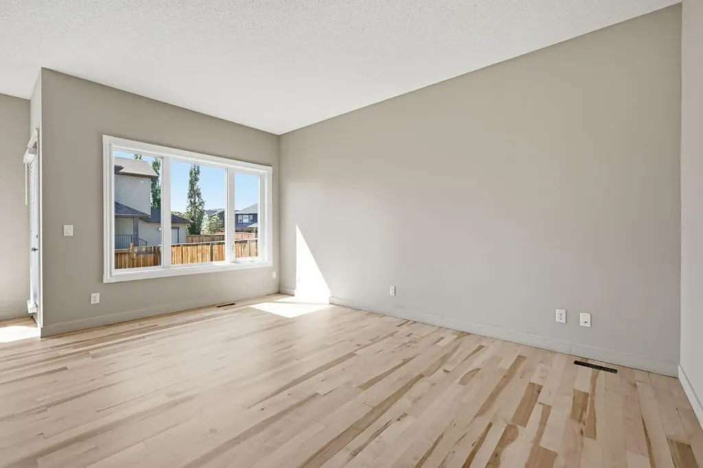 6 Evanspark Manor NW Calgary AB T3P 0J8