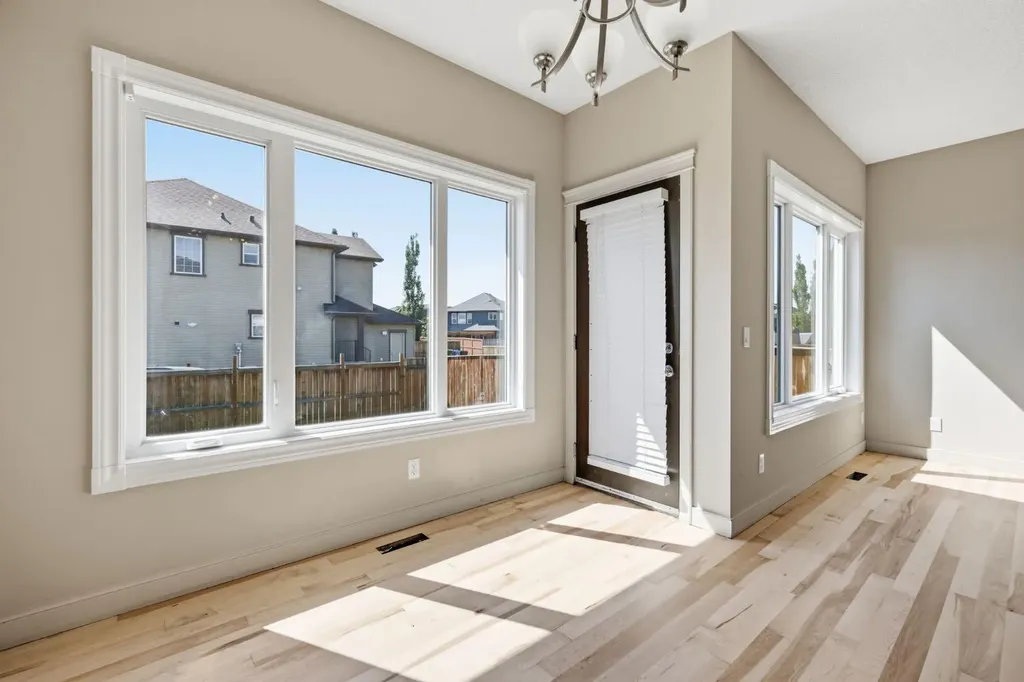 6 Evanspark Manor NW Calgary AB T3P 0J8