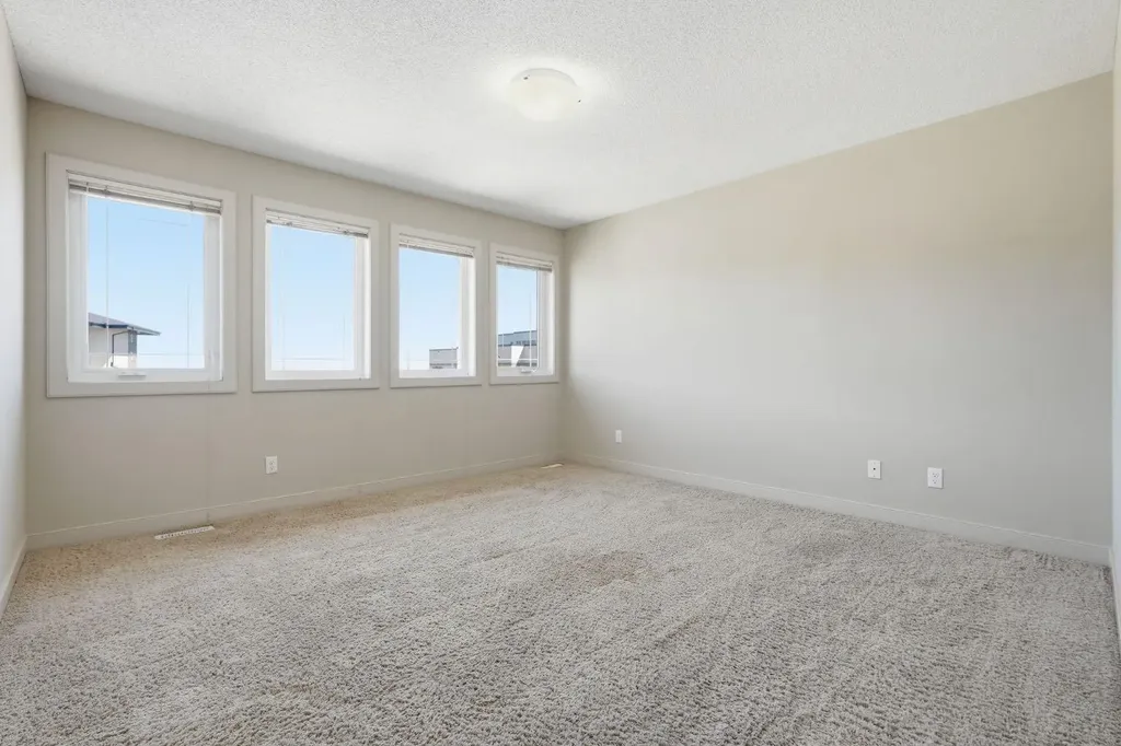 6 Evanspark Manor NW Calgary AB T3P 0J8