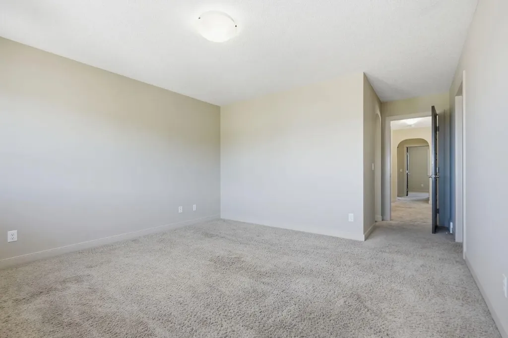 6 Evanspark Manor NW Calgary AB T3P 0J8