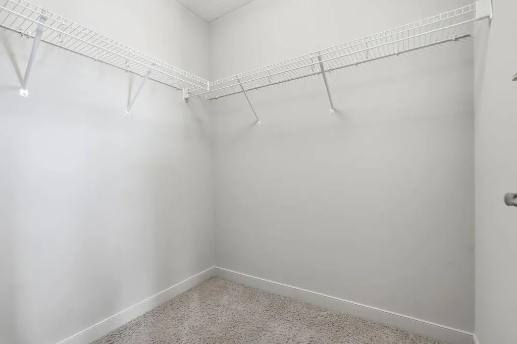6 Evanspark Manor NW Calgary AB T3P 0J8