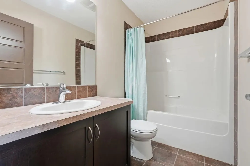 6 Evanspark Manor NW Calgary AB T3P 0J8