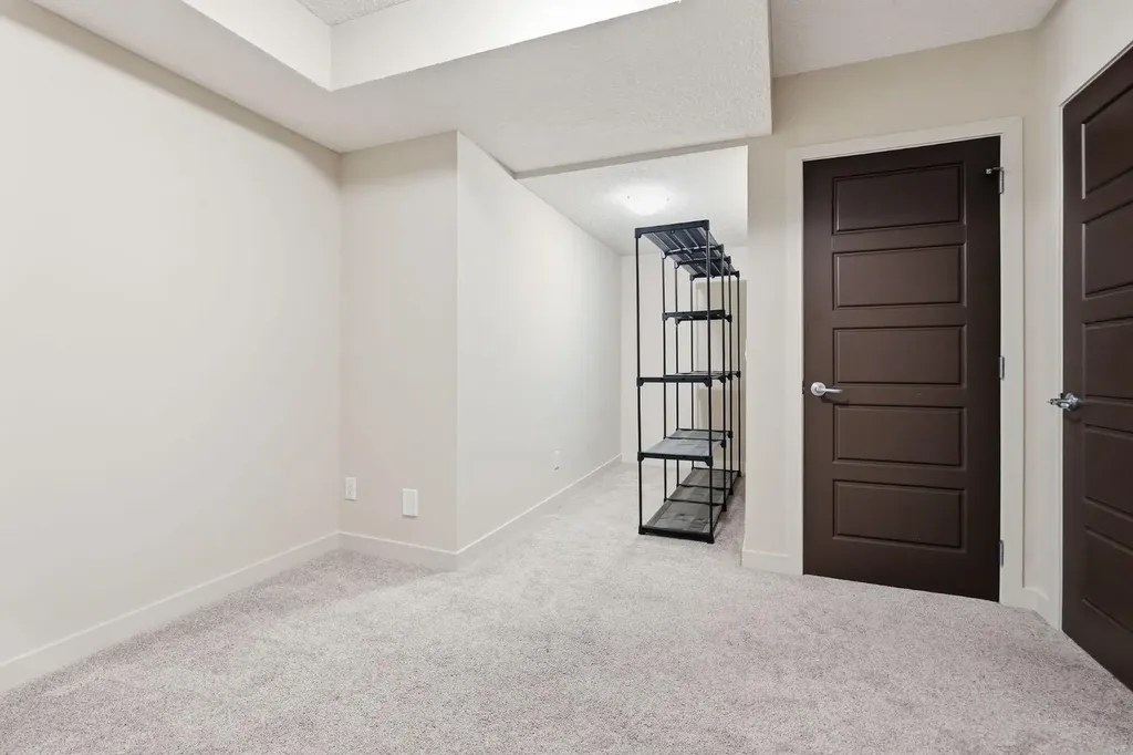6 Evanspark Manor NW Calgary AB T3P 0J8