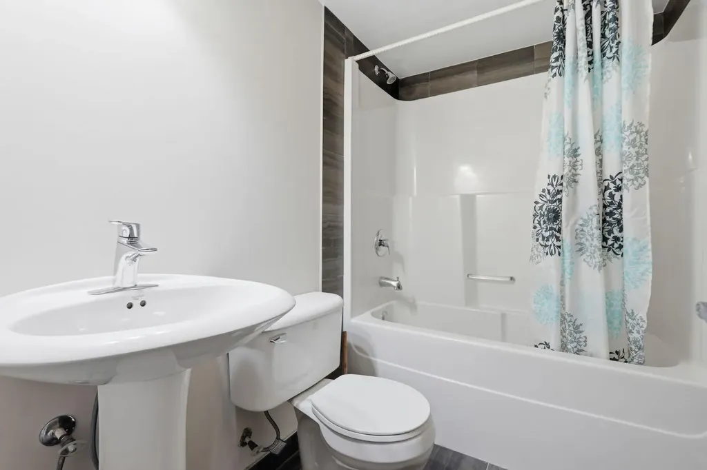 6 Evanspark Manor NW Calgary AB T3P 0J8