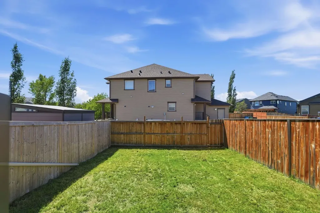 6 Evanspark Manor NW Calgary AB T3P 0J8