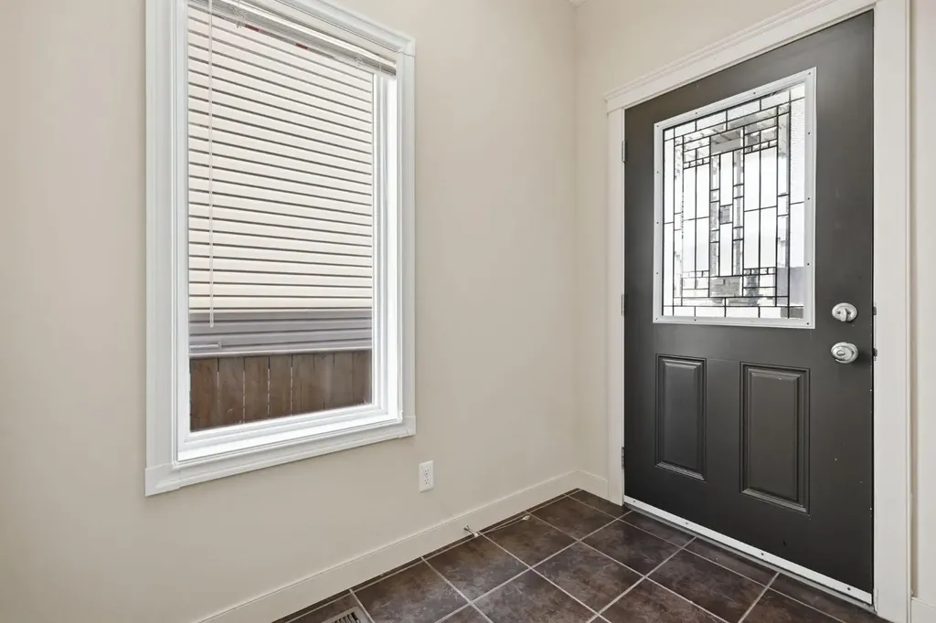 6 Evanspark Manor NW Calgary AB T3P 0J8