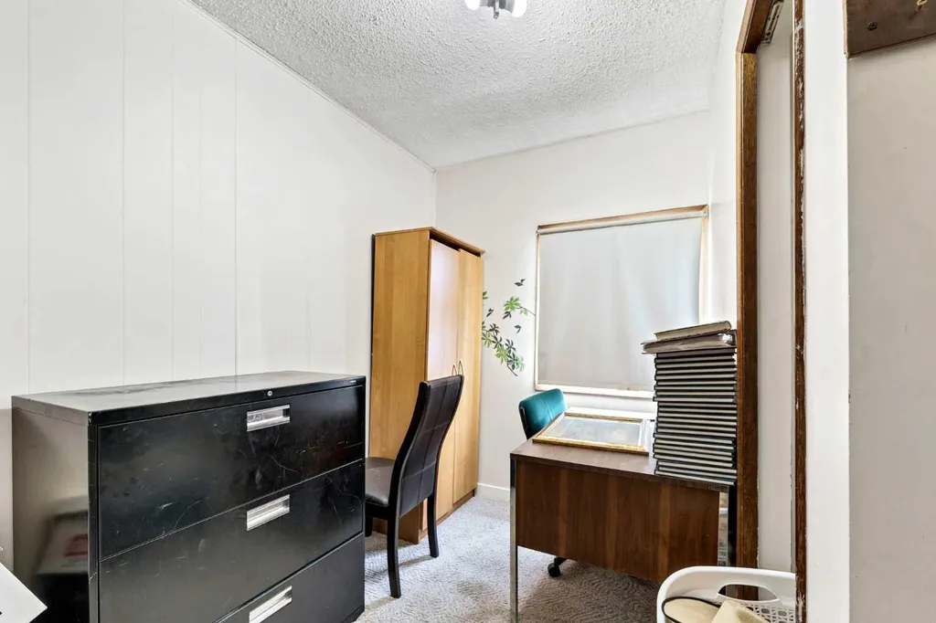 213 6 Street SE Redcliff AB T0J 2P0