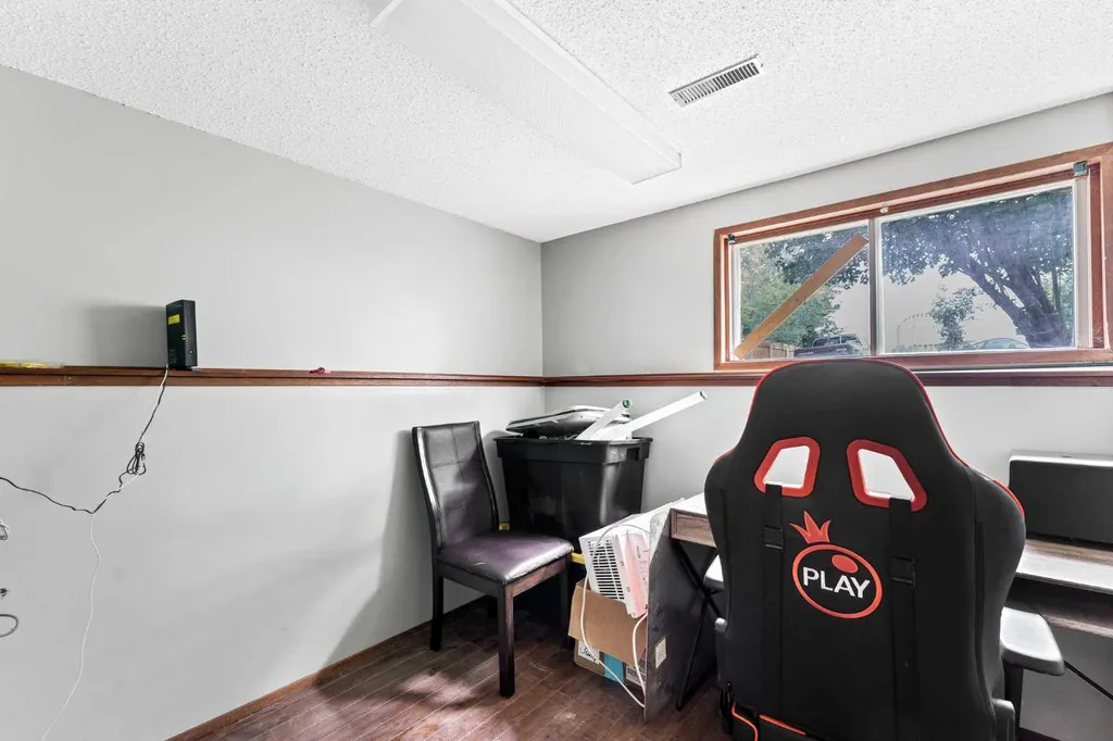 213 6 Street SE Redcliff AB T0J 2P0